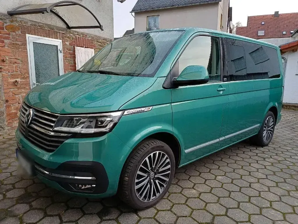 Gebraucht VW Multivan Generation Six 150 PS (110 kW) 2021 Grün Van / Kleinbus