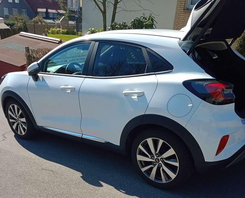 Weiß Gebraucht 2022 Ford Puma Titanium X SUV | 19.800 € (Guter Preis) - Bild 1/4