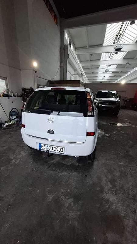 Gebraucht Opel Meriva Basis 90 PS (66 kW) 2009 Weiß Van / Kleinbus