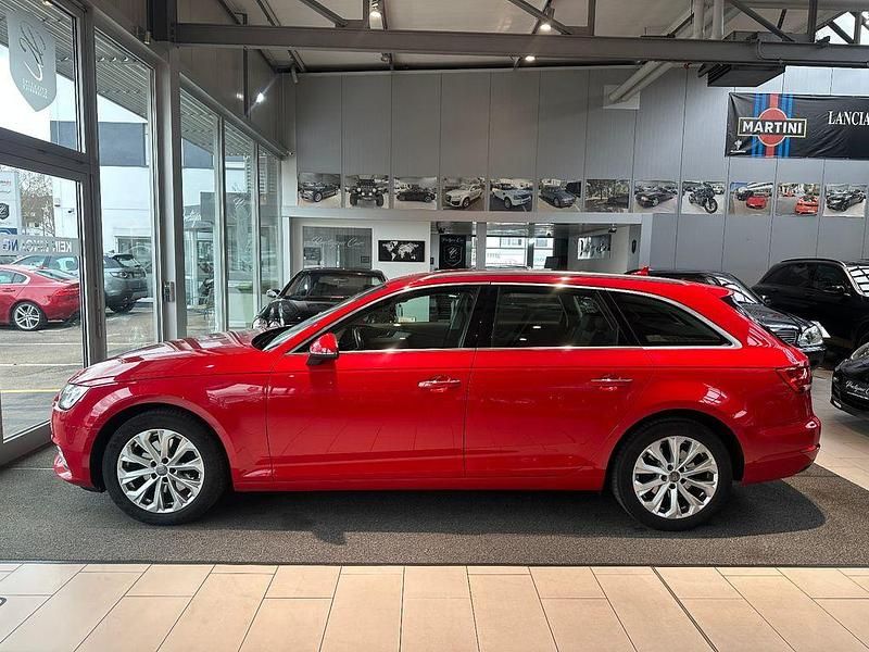 Gebraucht Audi A4 Design 170 PS (125 kW) 2018 Rot Kombi