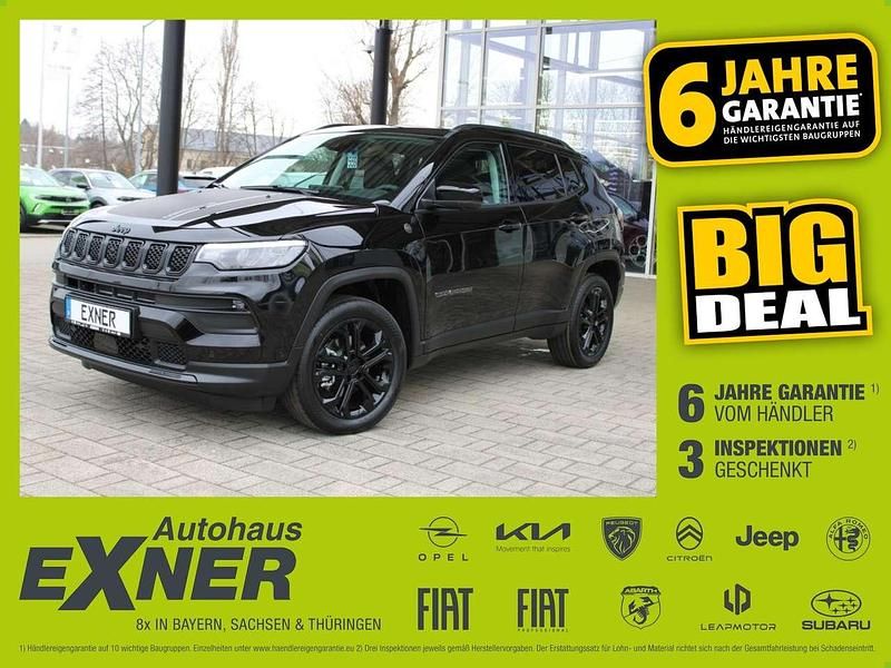 Solid black Neu 2025 Jeep Compass North SUV | 41.990 € (Teuer) - Bild 1/4