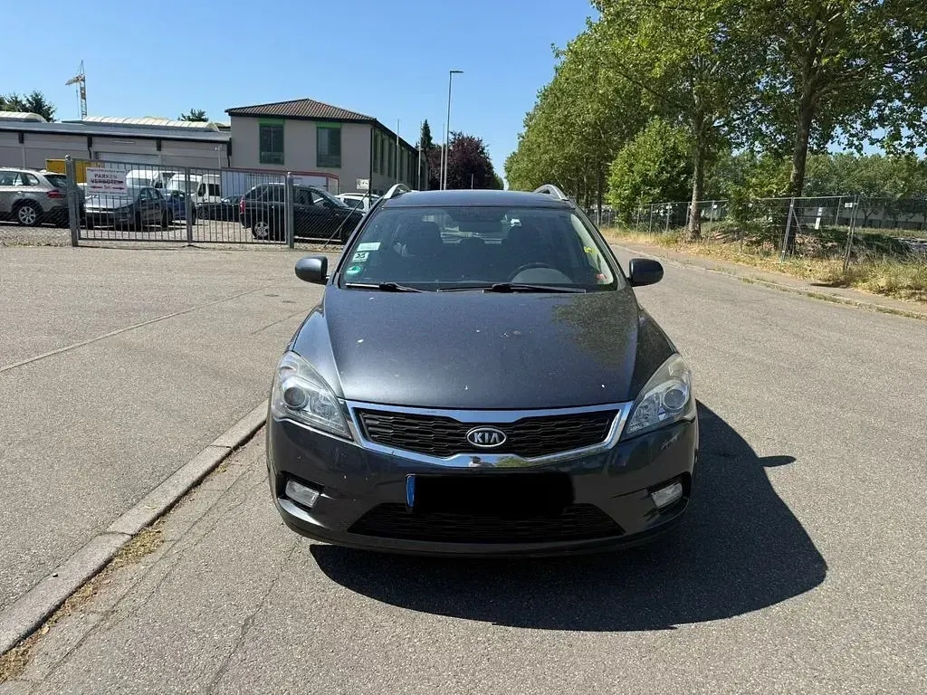 Gebraucht Kia Ceed Sportswagon 116 PS (85 kW) 2012 Grau Kombi