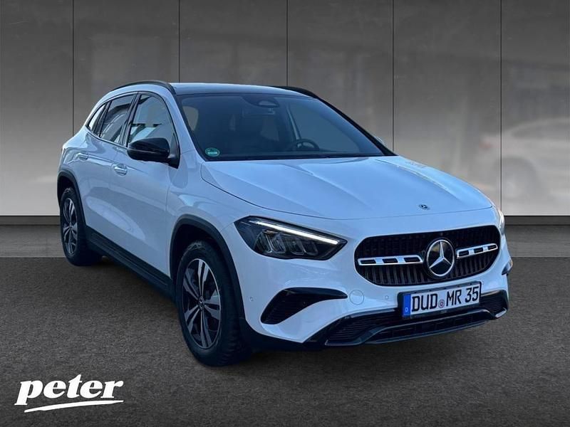 Gebraucht Mercedes GLA220 Night 190 PS (139 kW) 2026 Unilack polarweiß SUV