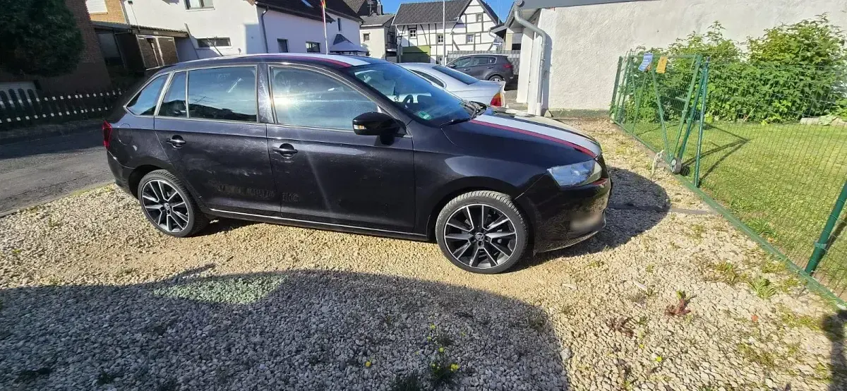 Gebraucht Skoda Rapid 95 PS (69 kW) 2017 Schwarz Kleinwagen