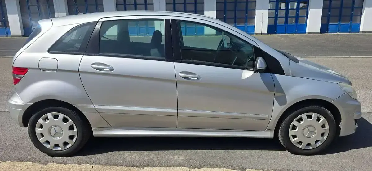 Gebraucht Mercedes B200 136 PS (100 kW) 2009 Polarsilber  metalliclack Van / Kleinbus