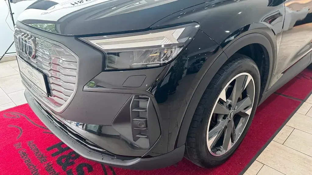 Gebraucht Audi Q4 Sportback e-tron Ambiente 150 kW (204 PS) 2023 Mythosschwarz SUV