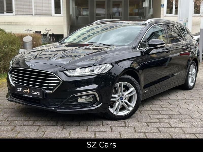 Schwarz Gebraucht 2019 Ford Mondeo Titanium Limousine | 19.900 € (Teuer) - Bild 1/4