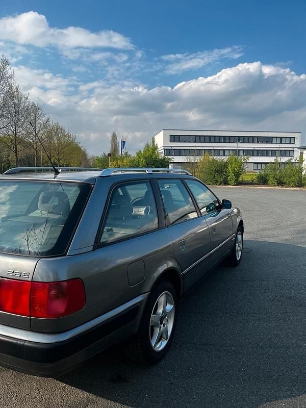Usado Audi 100 150 HP (110 kW) 1994 Prateado Carrinha