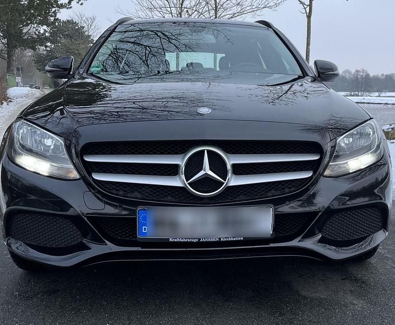 Schwarz Gebraucht 2016 Mercedes C220 Avantgarde Kombi | 11.800 € (Superpreis) - Bild 1/4