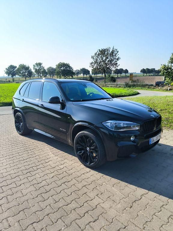 Schwarz Gebraucht 2018 BMW X5 Comfort Edition SUV | 30.300 € (Fairer Preis) - Bild 1/4