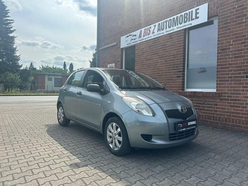 Silber Gebraucht 2007 Toyota Yaris Cool Kleinwagen | 3.990 € (Etwas zu teuer) - Bild 1/4