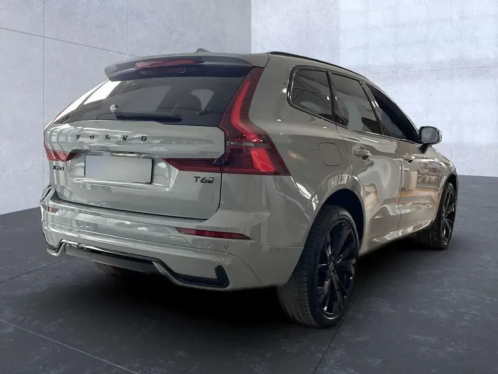Gebraucht Volvo XC60 Plus 253 PS (186 kW) 2026 Grau SUV