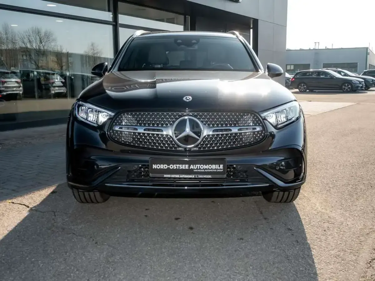 Gebraucht Mercedes GLC300 AMG 269 PS (197 kW) 2025 Metalliclack graphitgrau metal SUV