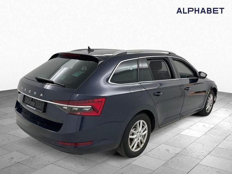 Gebraucht Skoda Superb Style 150 PS (110 kW) 2022 Plum blau metallic Kombi