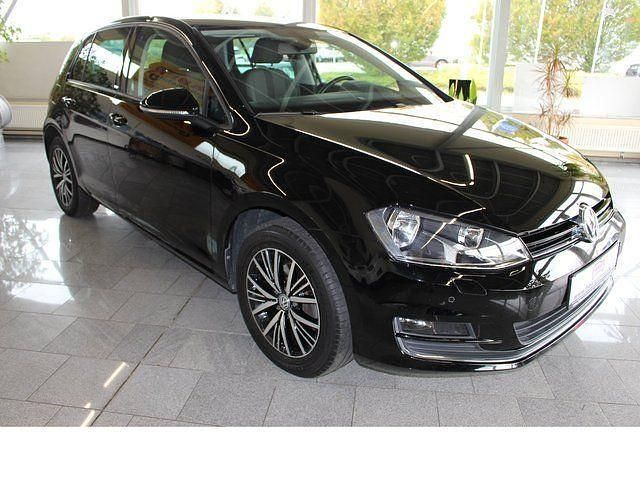 Second-hand VW Golf VII Allstar 110 CP (80 kW) 2016 Negru Berlinǎ