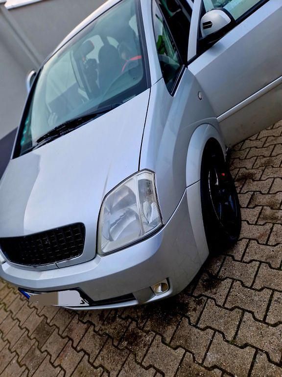 Gebraucht Opel Meriva 90 PS (66 kW) 2005 Silber Van / Kleinbus