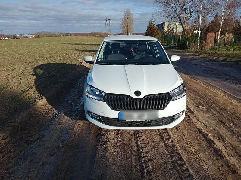 Weiß Gebraucht 2018 Skoda Fabia Cool Plus Kleinwagen | 8.900 € (Fairer Preis) - Bild 1/4