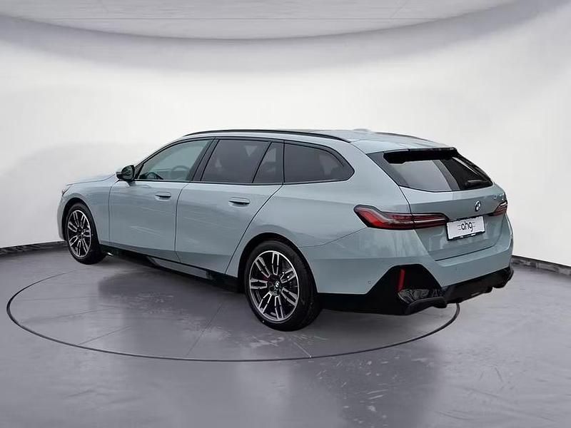 Neu BMW 520 M Sport 197 PS (144 kW) 2026 Grau Kombi