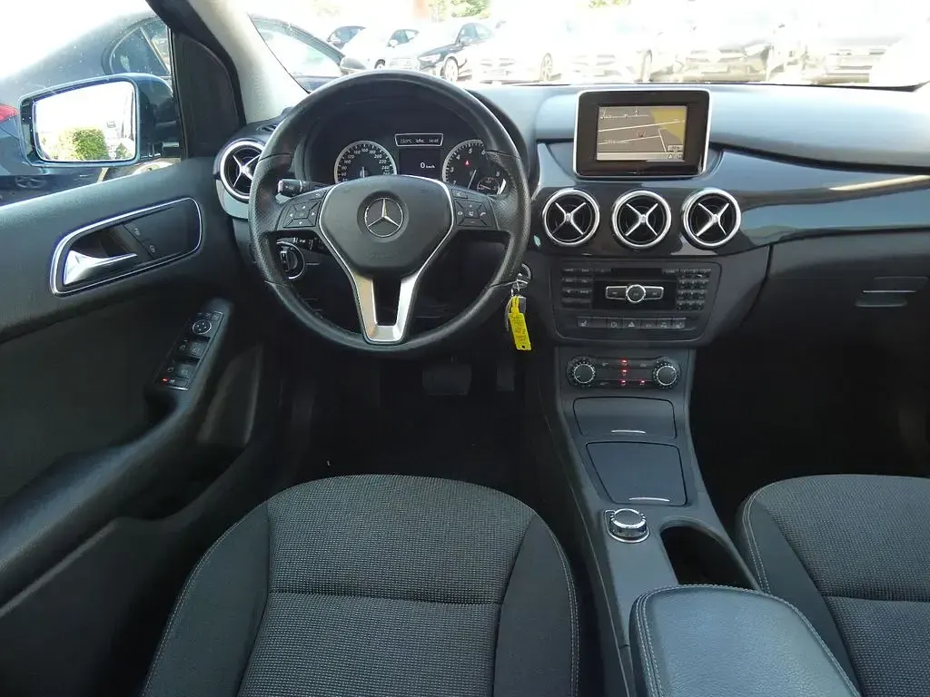 Gebraucht Mercedes B250 211 PS (155 kW) 2012 Blau Kleinwagen