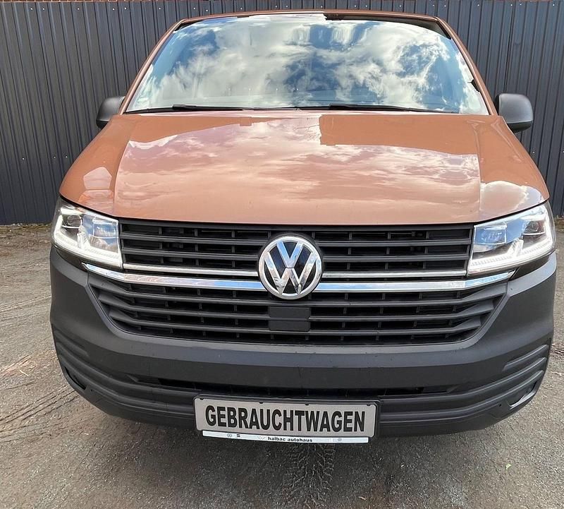 Gebraucht VW Transporter 150 PS (110 kW) 2019 Braun Van