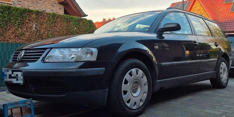 Schwarz Gebraucht 1998 VW Passat Basis Kombi | 1.800 € (Fairer Preis) - Bild 1/1