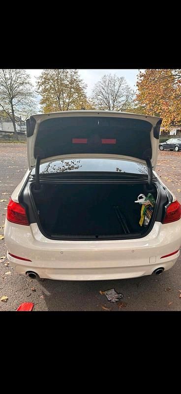 Weiß Gebraucht 2019 BMW 520 M Sport Limousine | 26.900 € (Etwas zu teuer) - Bild 1/4
