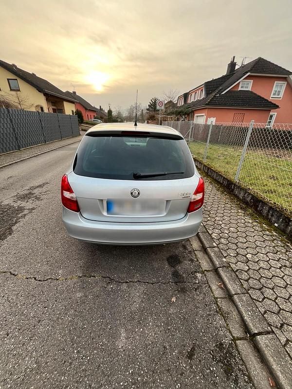 Gebraucht Skoda Fabia 70 PS (51 kW) 2008 Silber Kombi