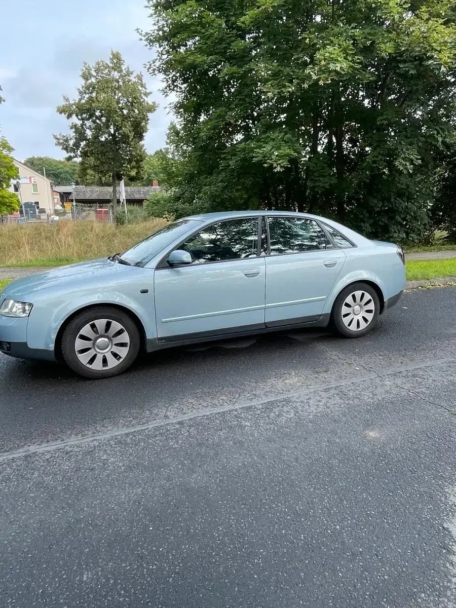 Occasion Audi A4 131 ch (96 kW) 2001 Bleue Berline