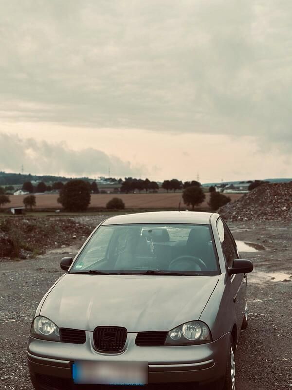 Grau Gebraucht 2002 Seat Arosa Kleinwagen | 850 € (Fairer Preis) - Bild 1/4