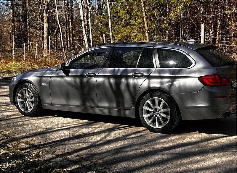 Gebraucht BMW 520 184 PS (135 kW) 2010 Grau Kombi