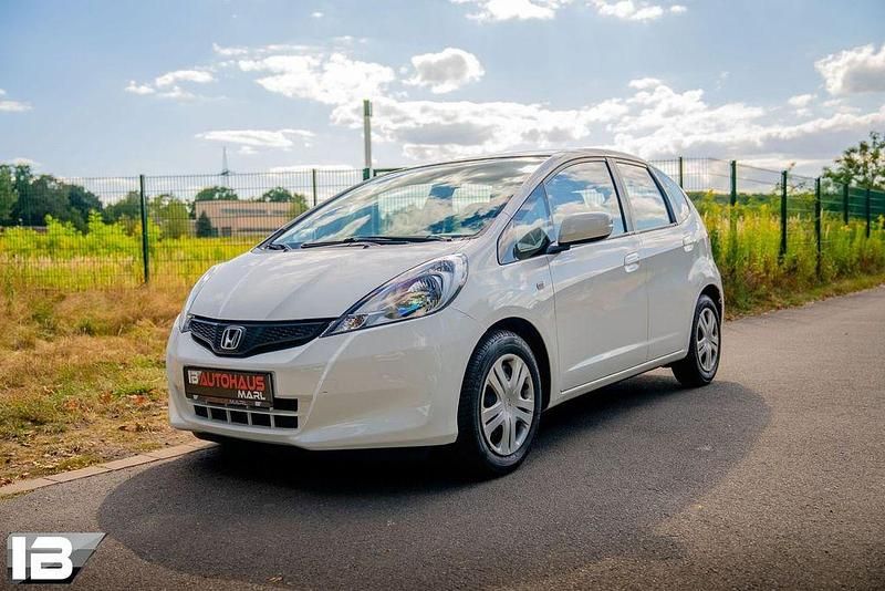 Weiß Gebraucht 2013 Honda Jazz Trend Kleinwagen | 5.900 € (Fairer Preis) - Bild 1/4