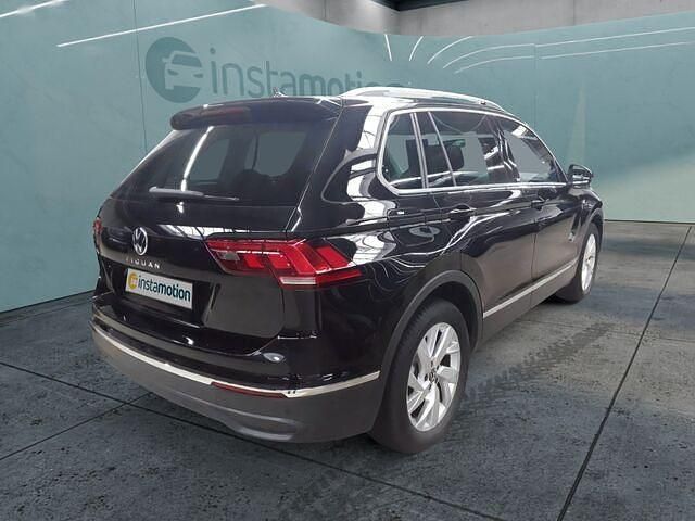 Gebraucht VW Tiguan Move 122 PS (89 kW) 2024 Schwarz SUV