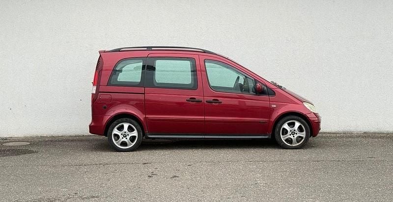 Gebraucht Mercedes Vaneo 125 PS (91 kW) 2003 Rot Van / Kleinbus