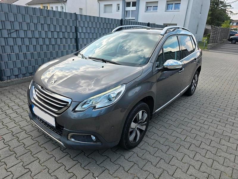 Grau Gebraucht 2017 Peugeot 2008 Allure SUV | 6.250 € (Superpreis) - Bild 1/4