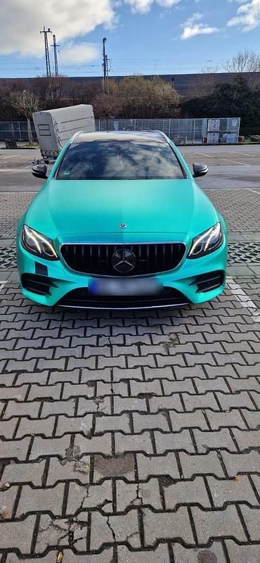 Gebraucht Mercedes E220 AMG line 194 PS (142 kW) 2017 Schwarz Kombi