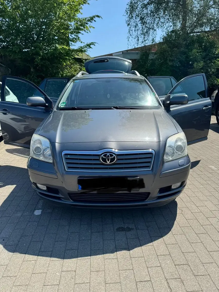 Gebraucht Toyota Avensis 147 PS (108 kW) 2004 Kombi