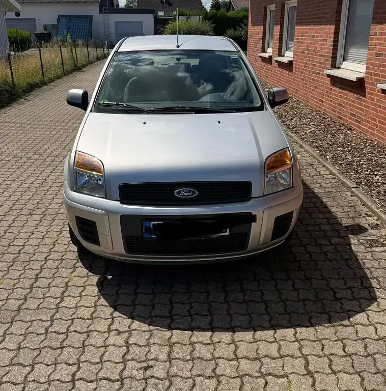 Gebraucht Ford Fusion 80 PS (58 kW) 2010 Grau Kleinwagen