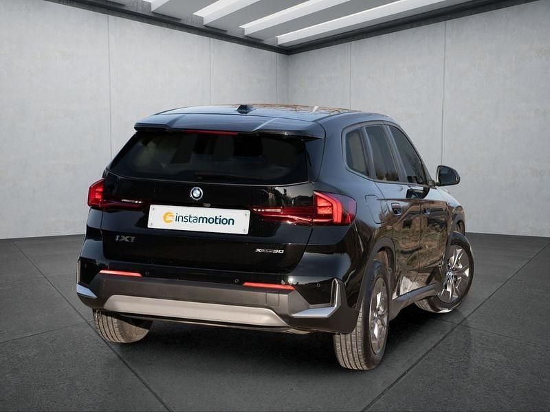 Gebraucht BMW iX1 230 kW (313 PS) 2023 Schwarz SUV