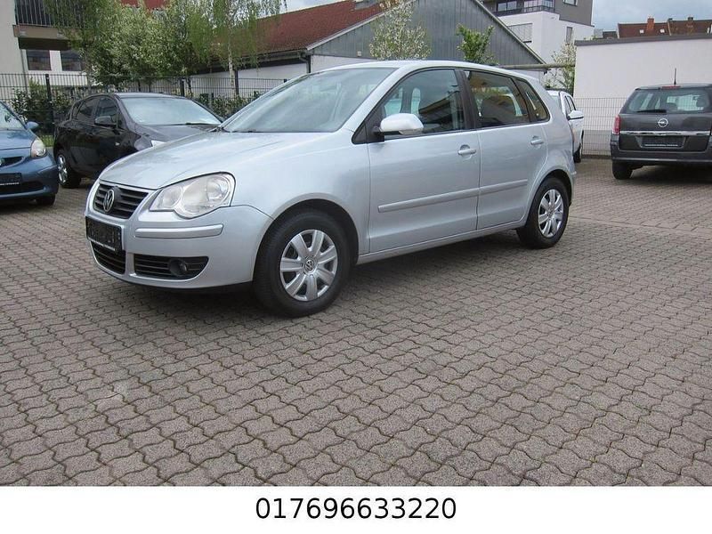 Silber Gebraucht 2009 VW Polo Comfortline Limousine | 3.500 € (Fairer Preis) - Bild 1/4