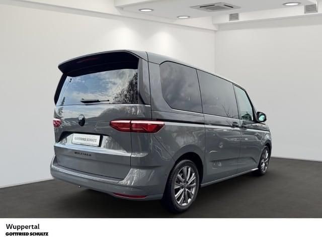 Gebraucht VW Multivan Life 218 PS (160 kW) 2023 Grau Van