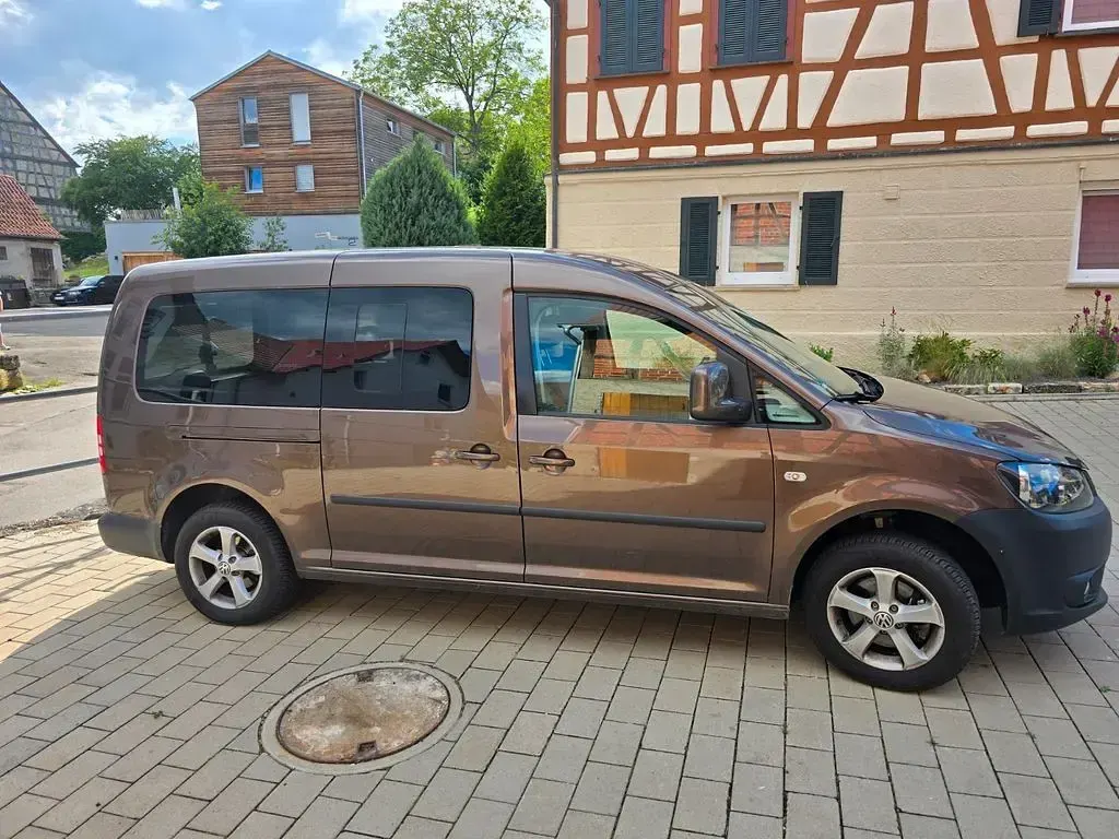 Gebraucht VW Caddy 102 PS (75 kW) 2012 Braun Van / Kleinbus