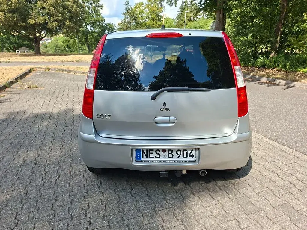 Gebraucht Mitsubishi Colt Motion 95 PS (69 kW) 2007 Silber Limousine