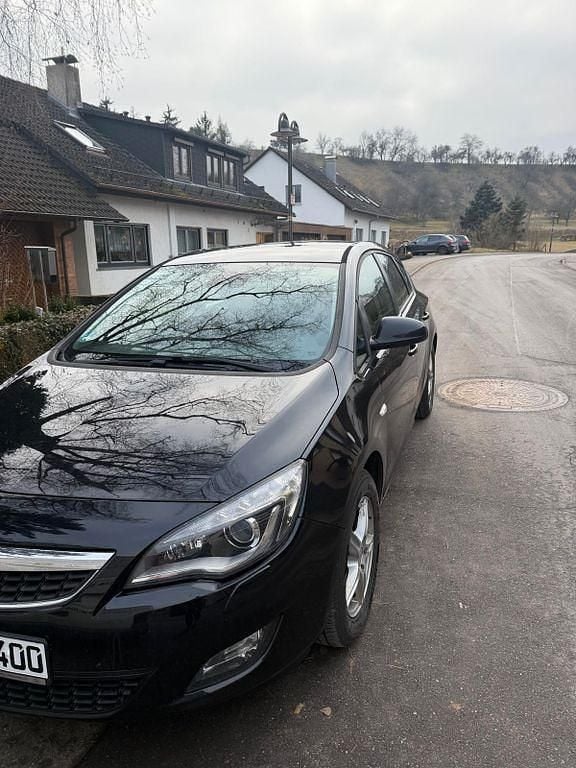 Gebraucht Opel Astra Edition 179 PS (131 kW) 2010 Schwarz Limousine