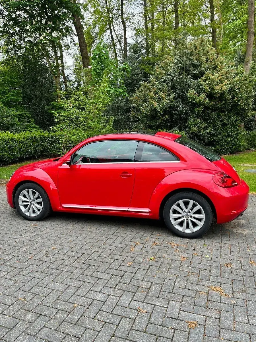 Gebraucht VW Beetle 105 PS (77 kW) 2015 Rot Kleinwagen