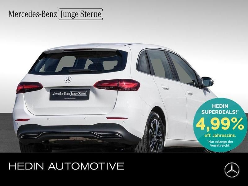Weiß Gebraucht 2024 Mercedes B200 Progressive Van / Kleinbus | 32.790 € (Fairer Preis) - Bild 1/4
