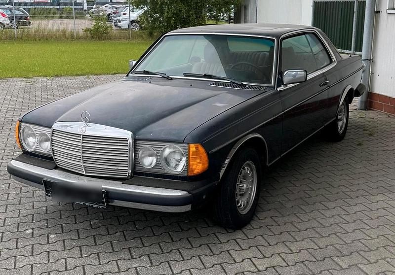Blau Gebraucht 1979 Mercedes 300 Coupé | 11.750 € - Bild 1/4