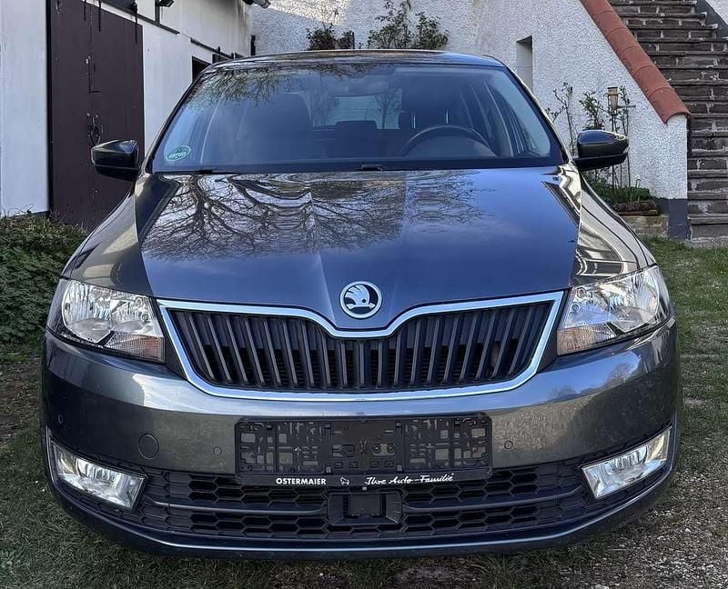 Gebraucht Skoda Rapid Ambition 90 PS (66 kW) 2017 Grau Kleinwagen