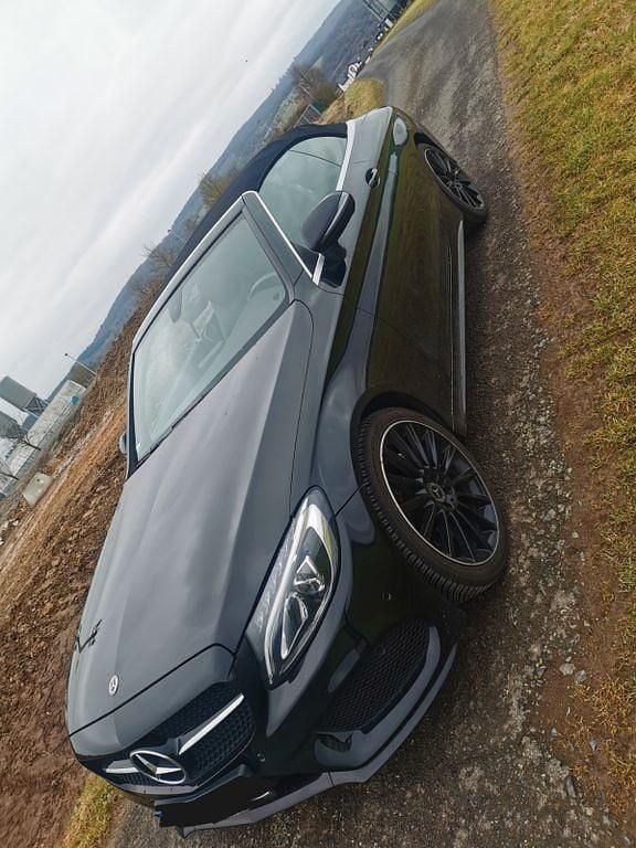 Gebraucht Mercedes C180 AMG line 156 PS (114 kW) 2017 Schwarz Cabrio