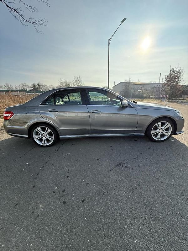 Gebraucht Mercedes E350 306 PS (225 kW) 2013 Silber Limousine