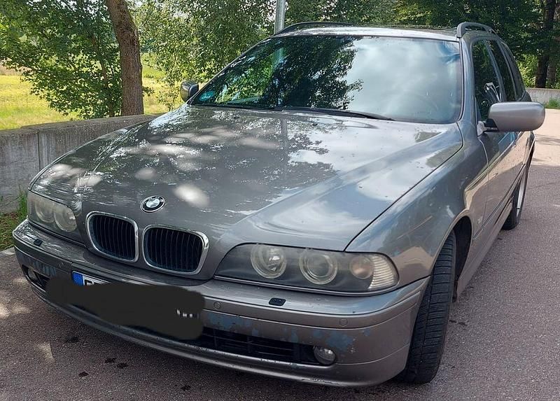 Silber Gebraucht 2003 BMW 530 Sport Line Kombi | 2.000 € (Superpreis) - Bild 1/4